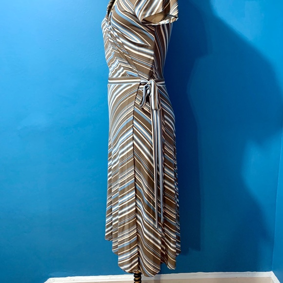 Max and Cleo wrap dress - Picture 2 of 5